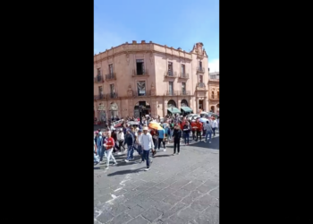 Mientras los maestros se movilizan, la SEZAC les dispersa con retraso la nómina quincenal